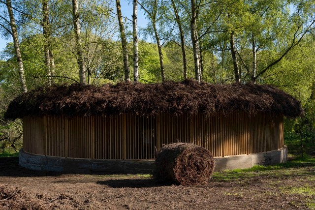 Heather and Ivan Morison, Silence - Alone in a World of Wounds, 2021. Commissioned by Yorkshire Sculpture Park on behalf of The Oak Project. Photography by Jonty Wilde.